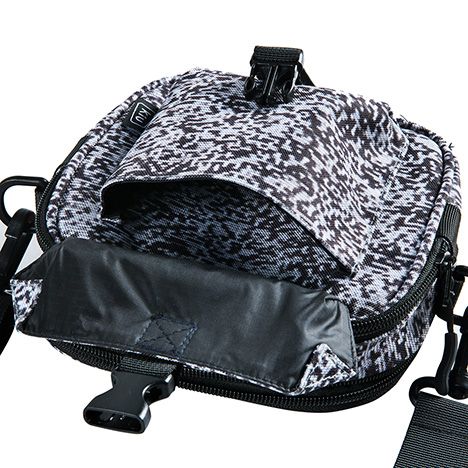 RC x KiU SQUARE POUCH
