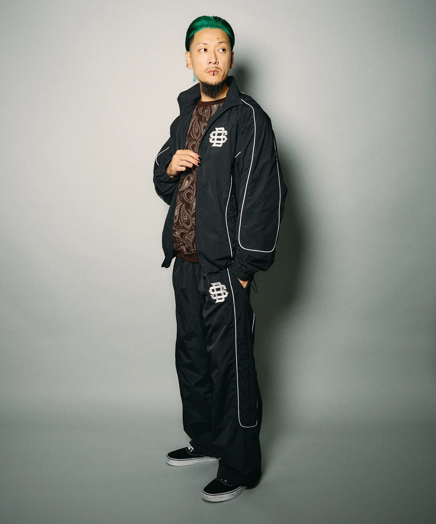 Reflective piping nylon pants