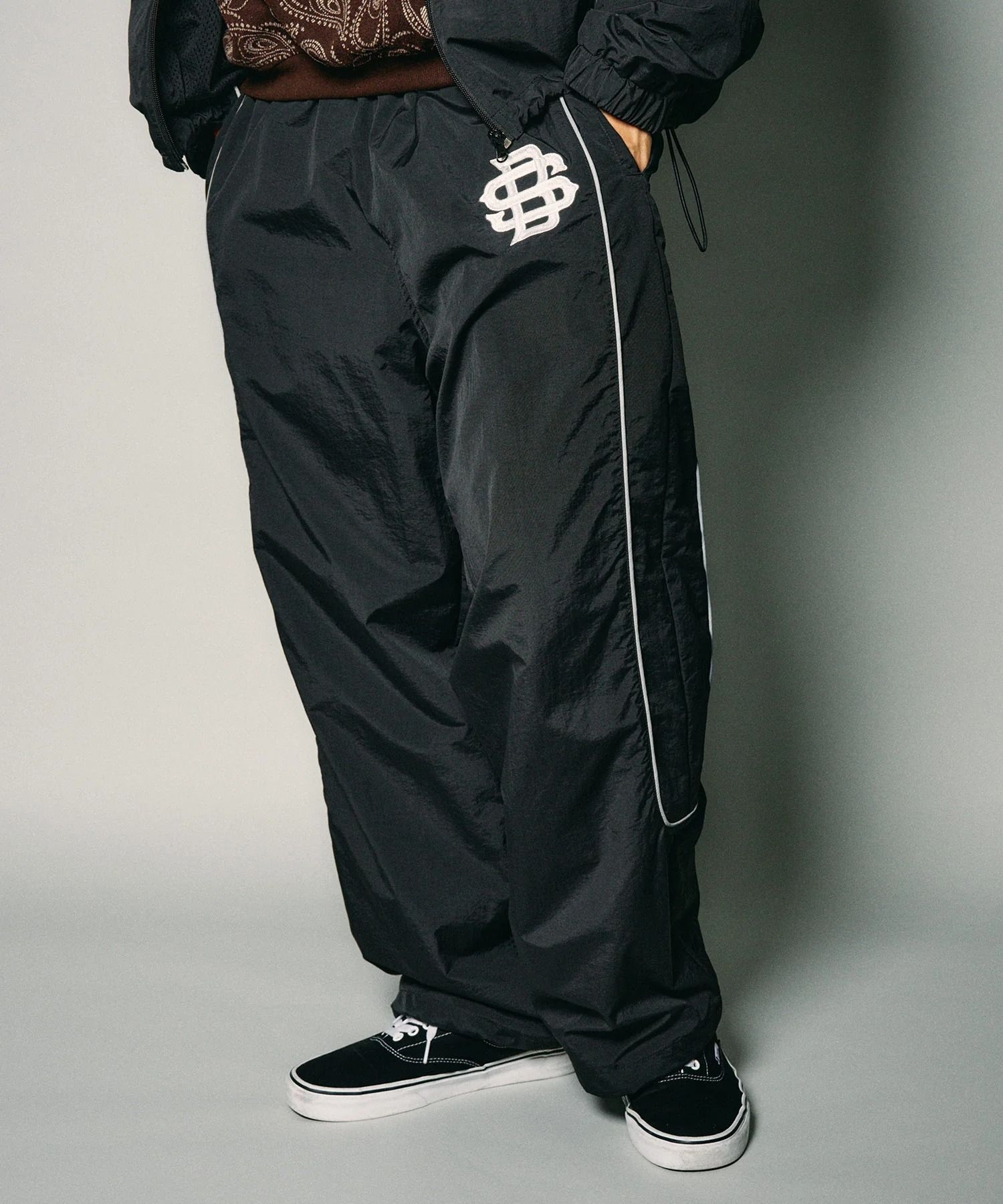 Reflective piping nylon pants