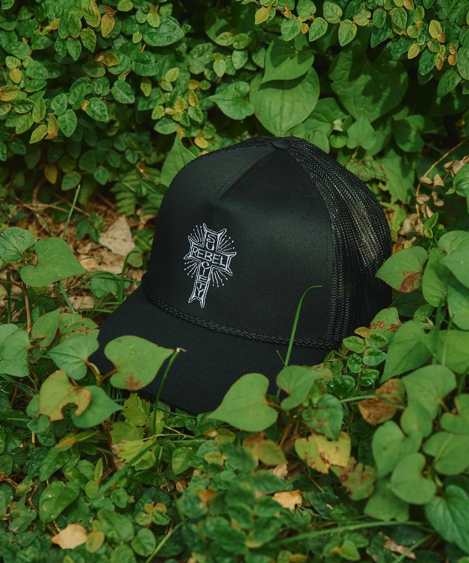 Embroidery mesh cap