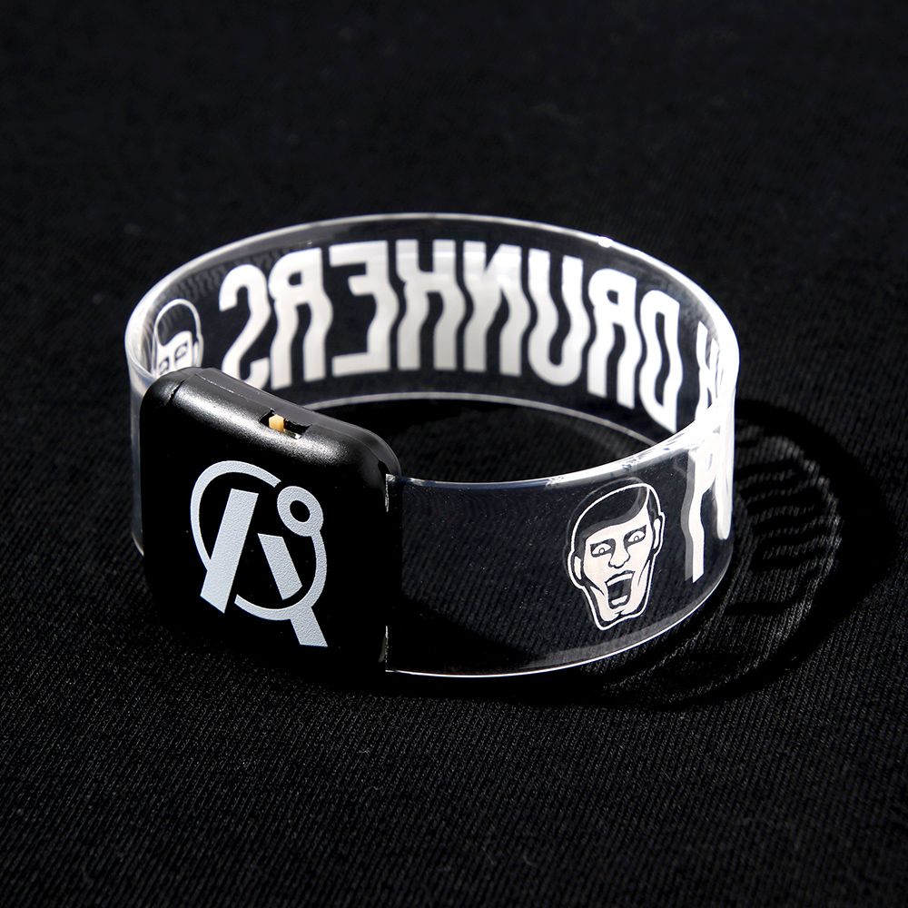 光るパンクさんリストバンド