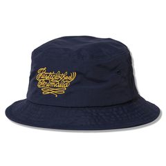 BUCKET HAT+BADGES