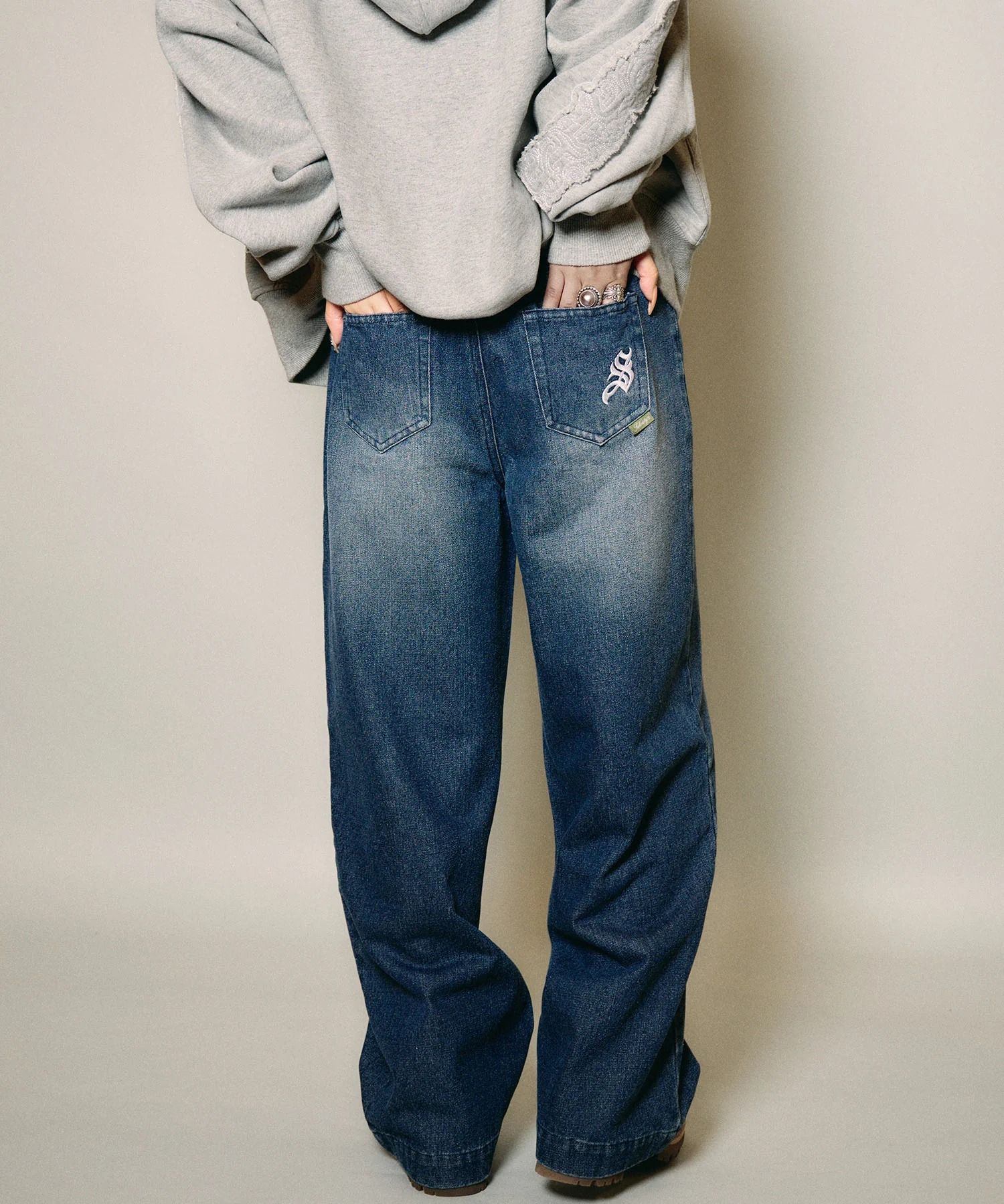 Essential denim pants