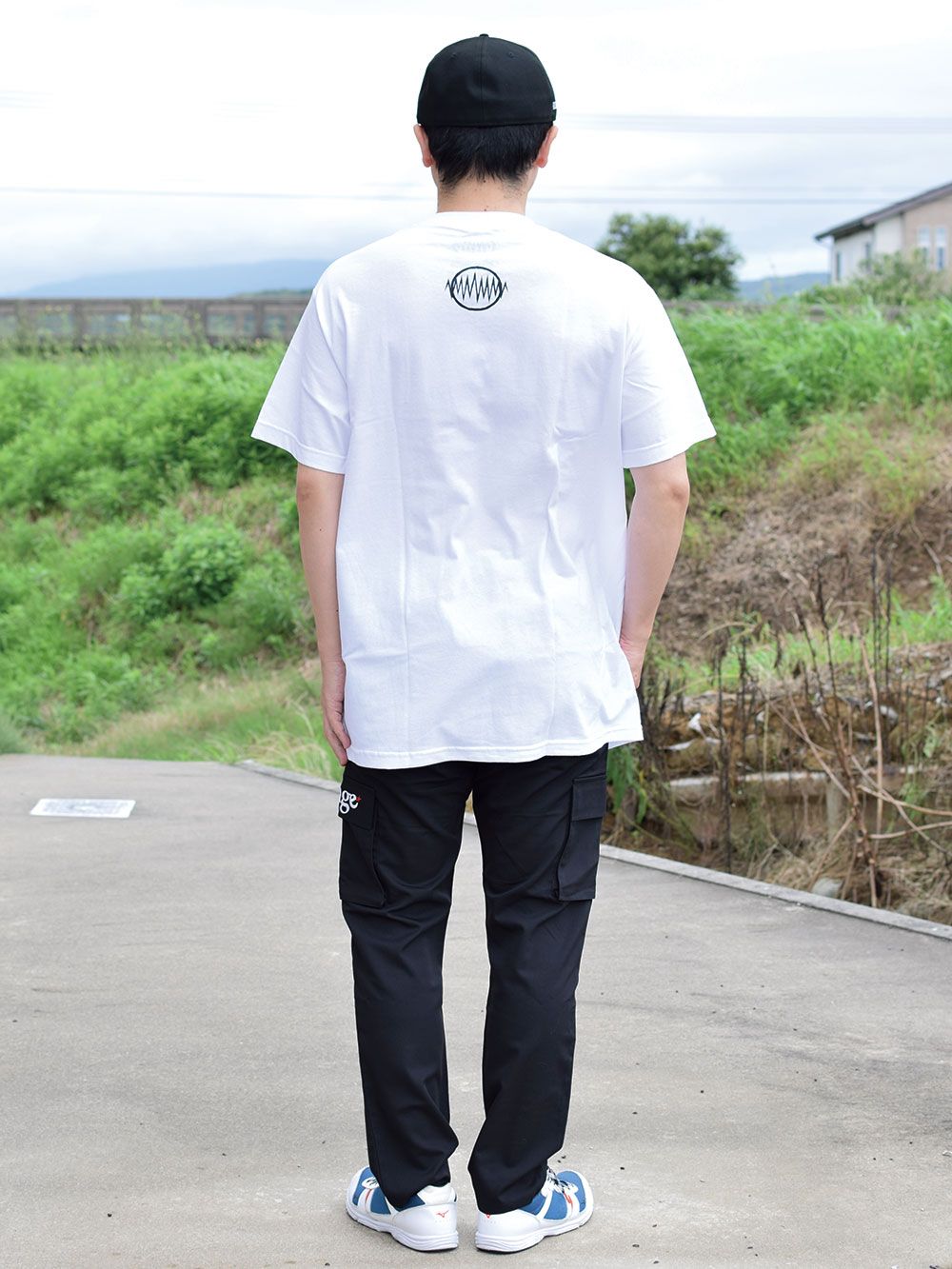 shark out of pocket tee