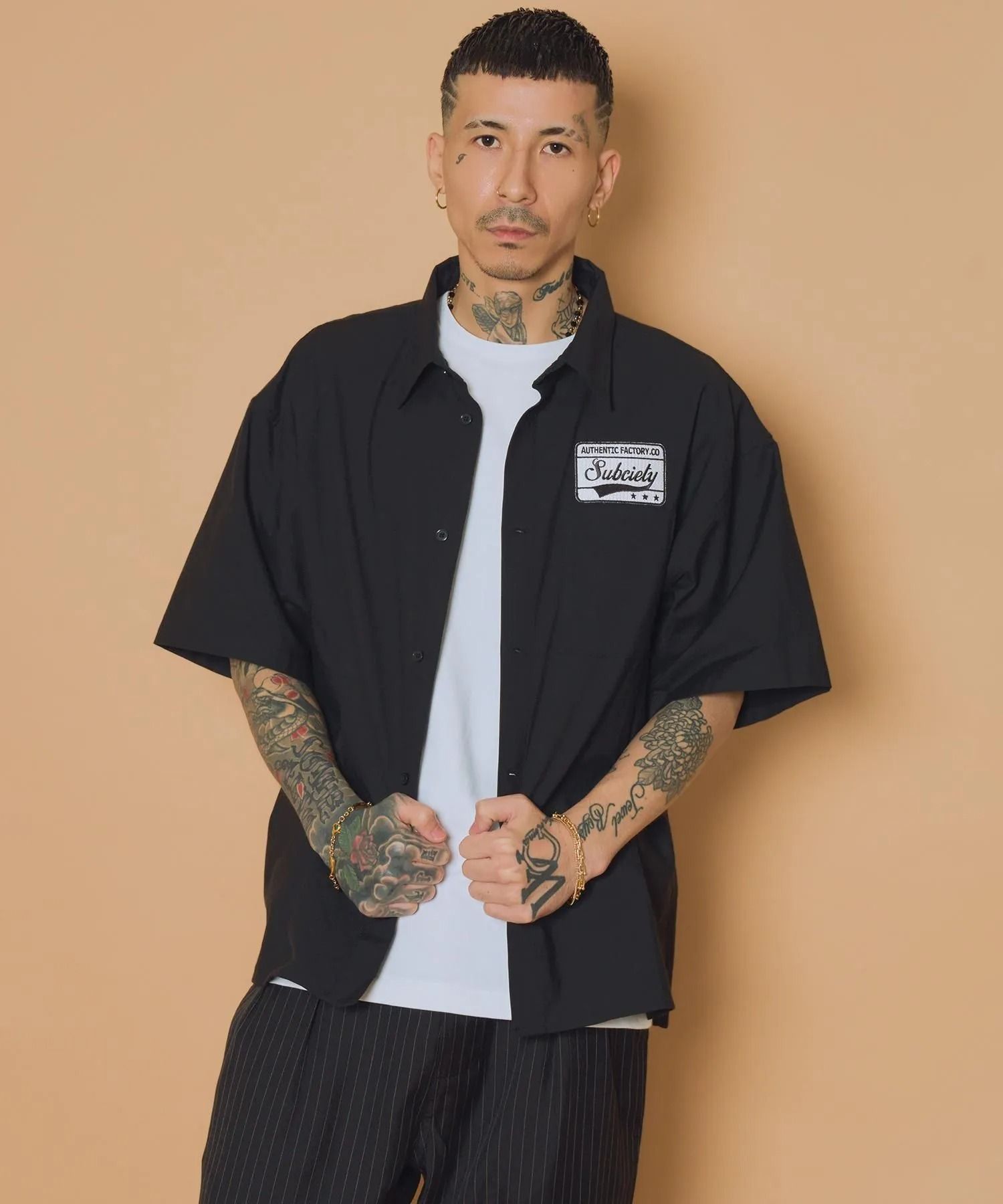 Square tail patch shirt