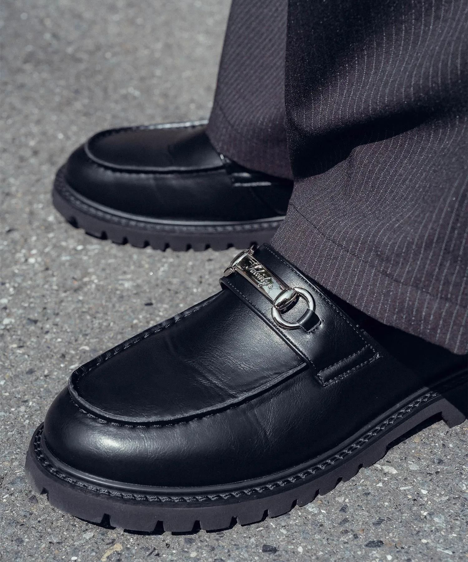 Metal plate loafers