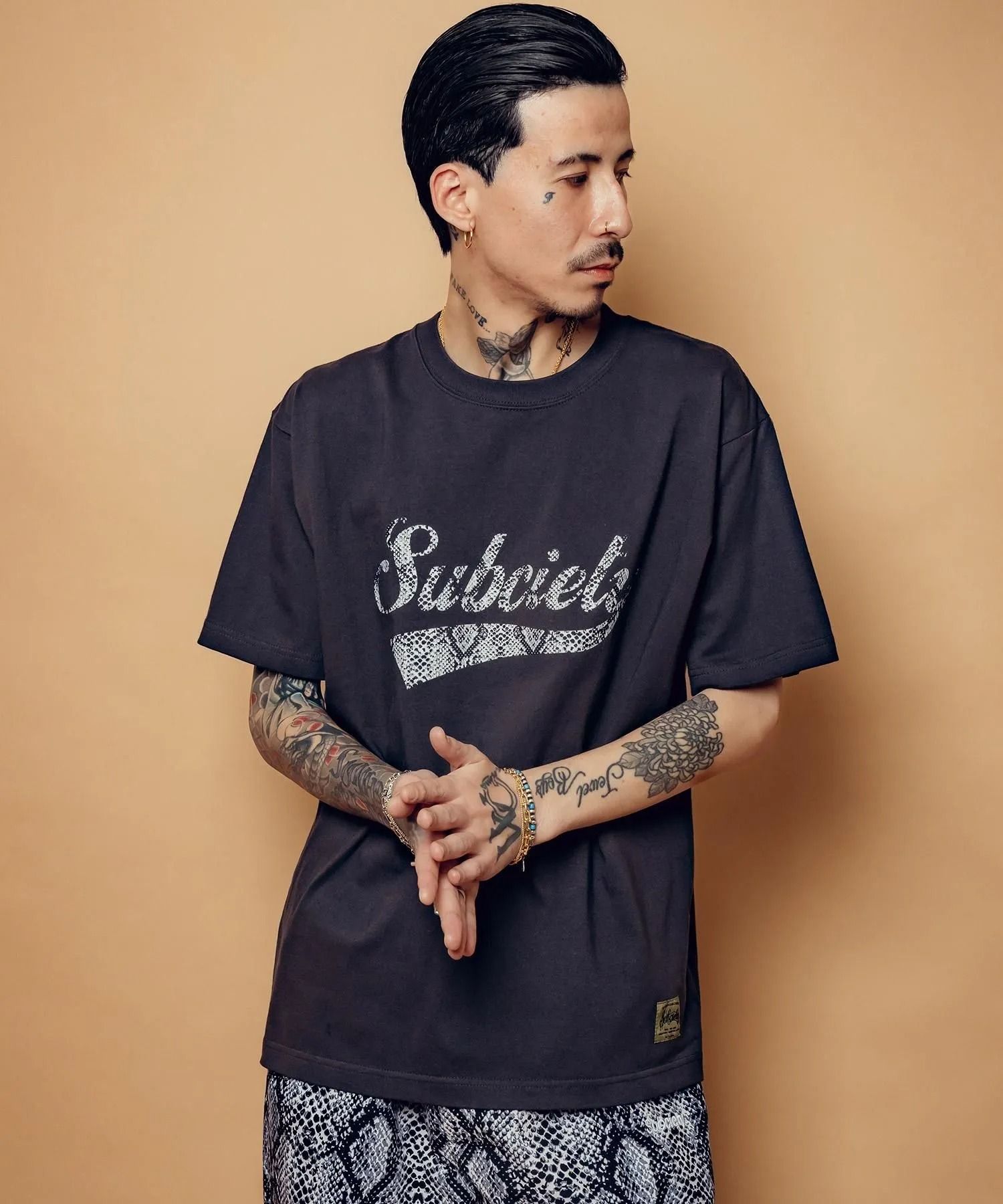 Various glorious tee