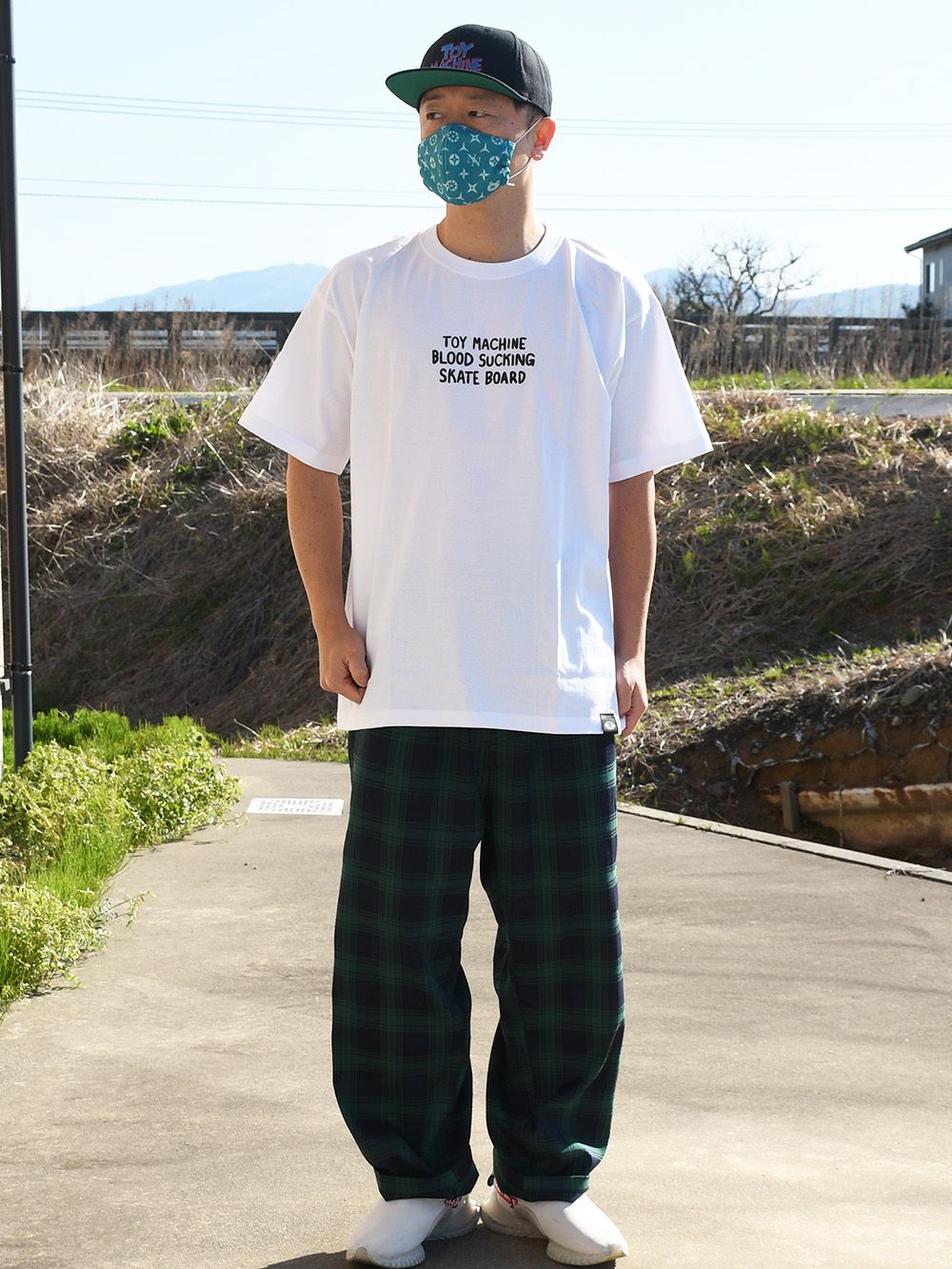 <BIG SIZE> LIVING TOYS "FIST" SS TEE