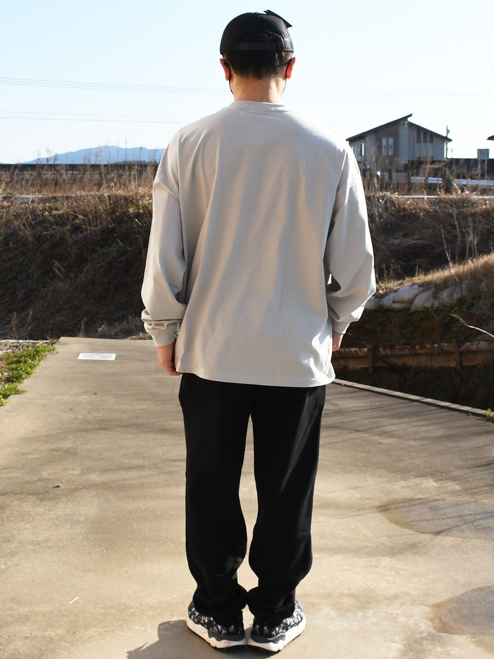 CROSSES -BIG SILHOUETTE LS TEE