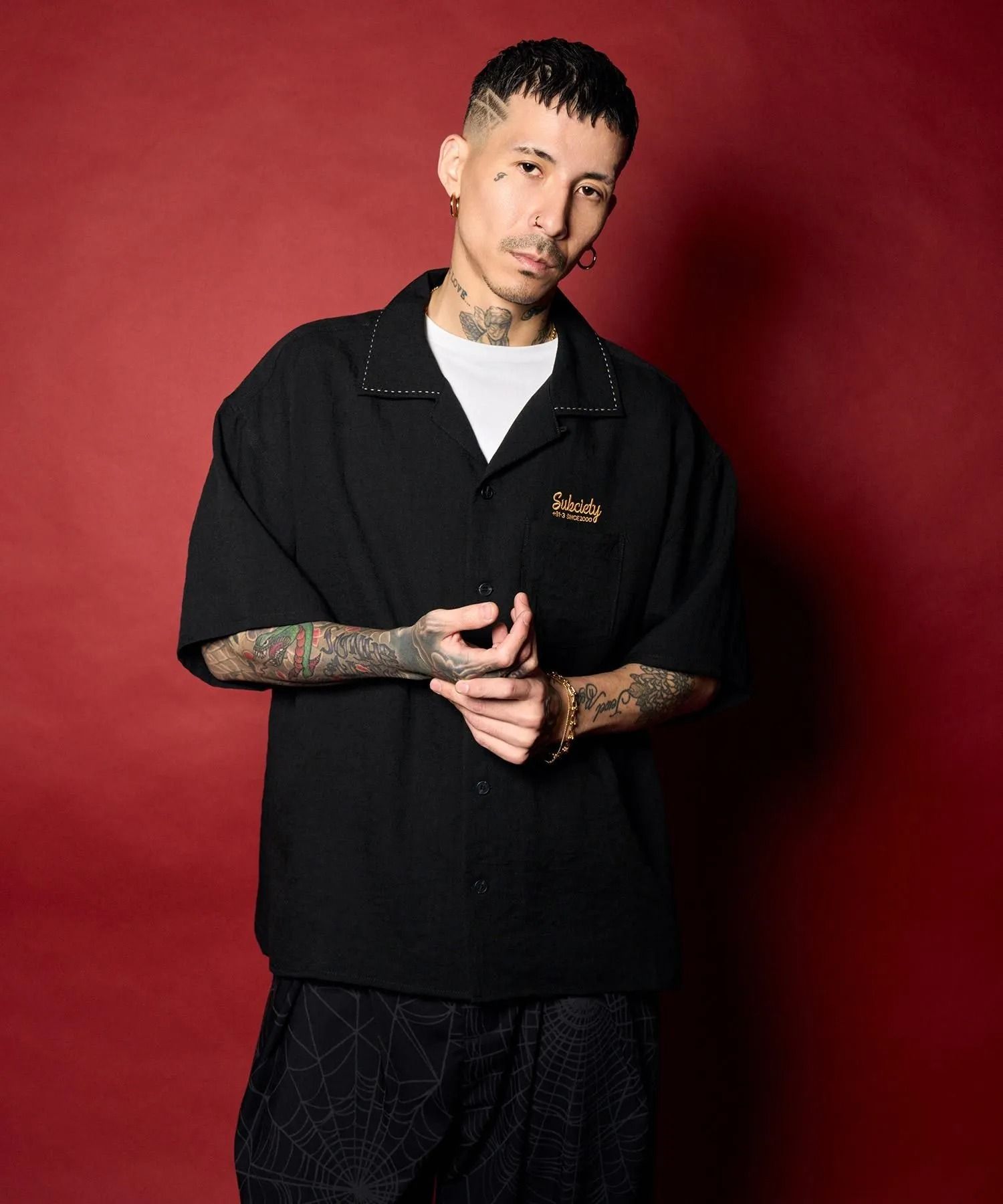 Classic chain embroidered shirt