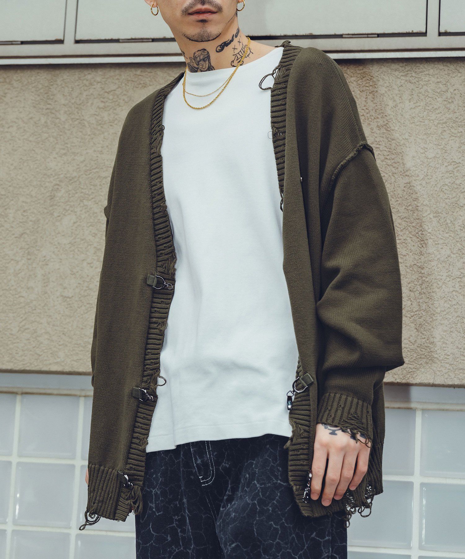 Damaged knit cardigan