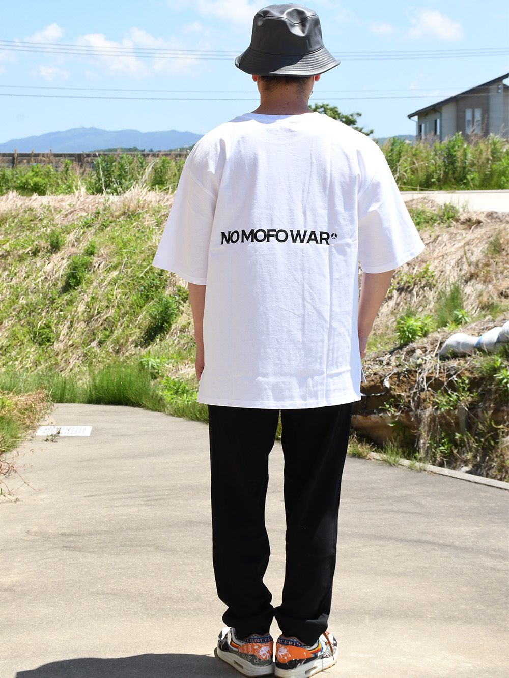 O/E Big silhouette Tee S/S - NO MOFO WAR