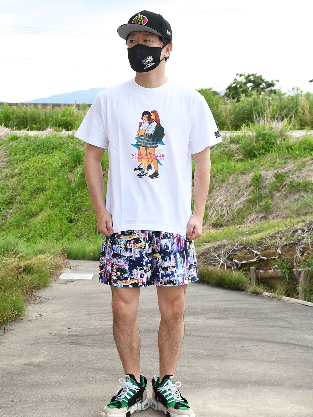Live with a smile TEE