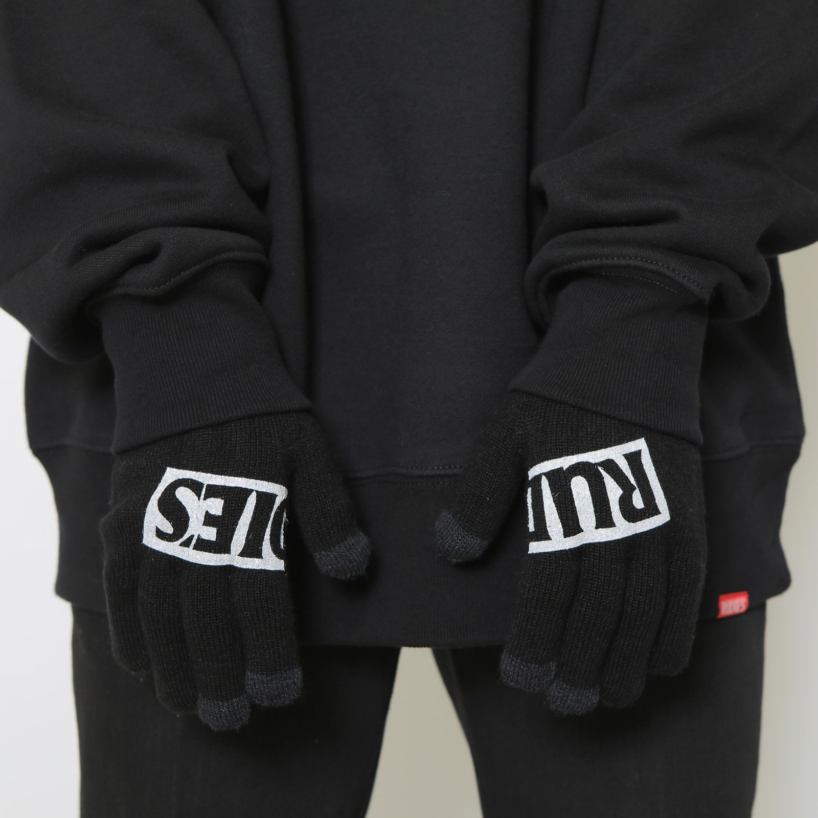 SLICK-GLOVE