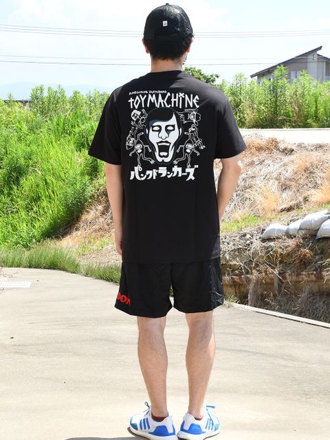 ホラーテイストでインパクト大な1枚は夏にぴったり！