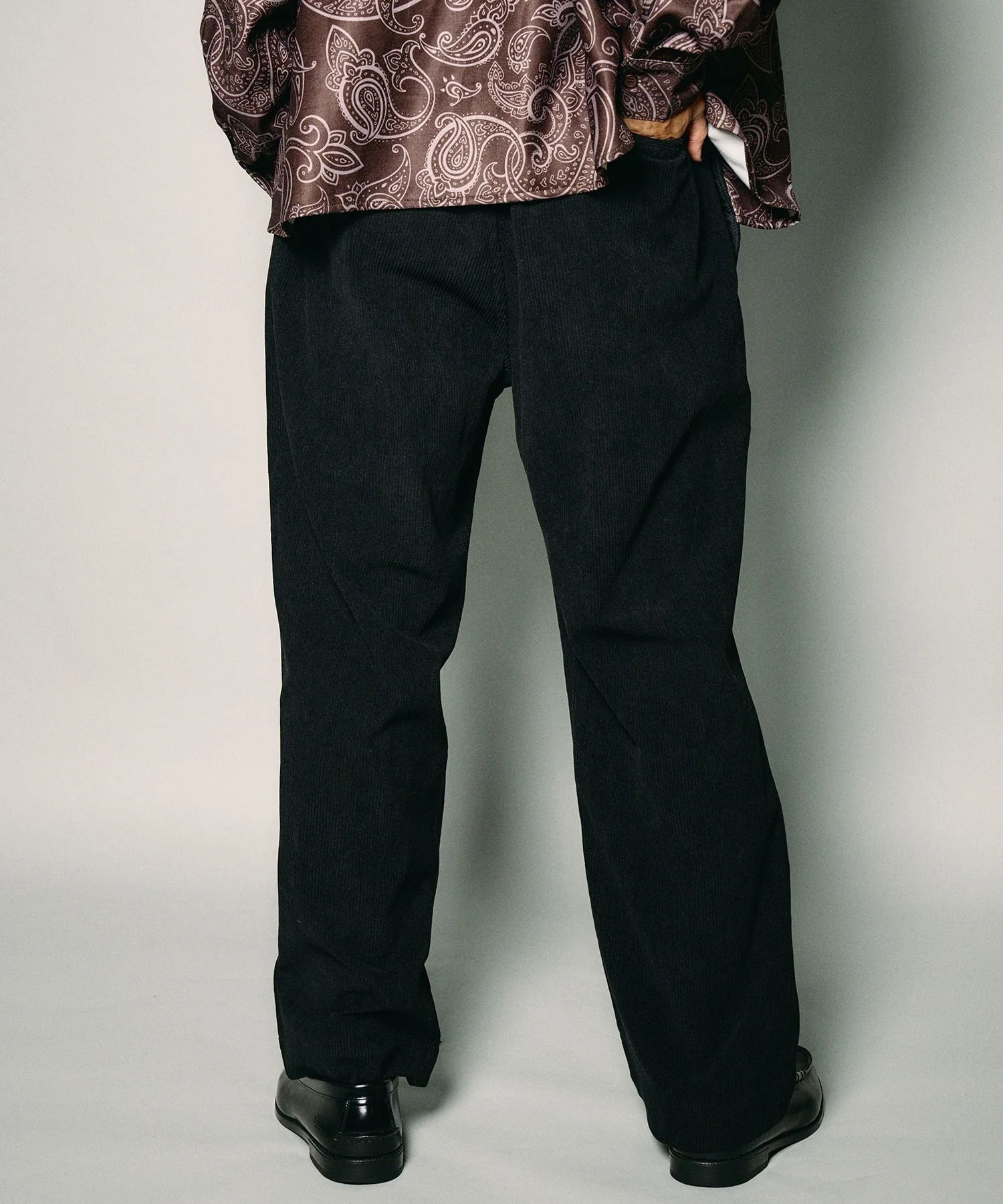Essential corduroy pants
