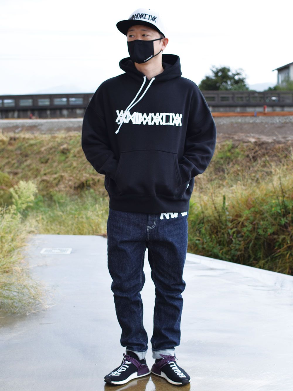 “SKUNKEY” Big silhouette Hoodie