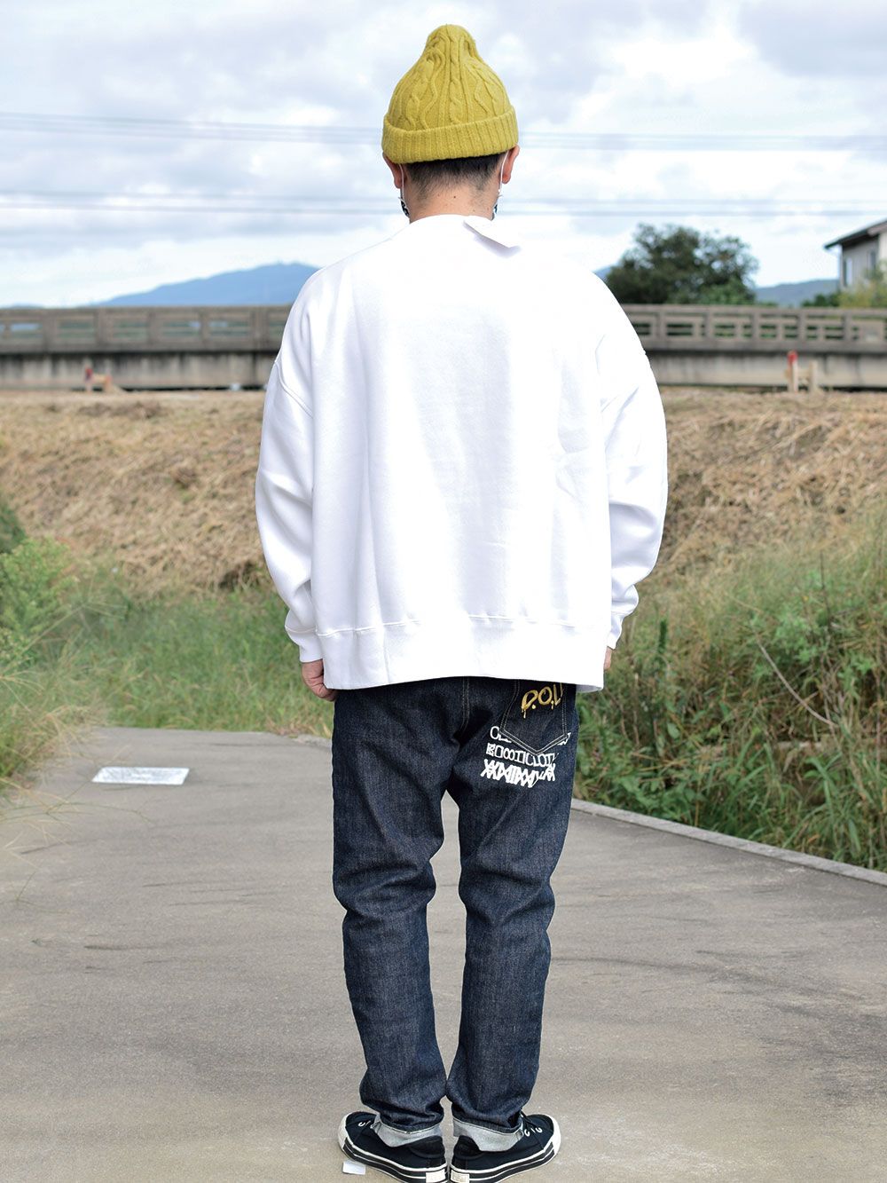 “BLACKFOOT”  Big silhouette Crew Neck Sweat
