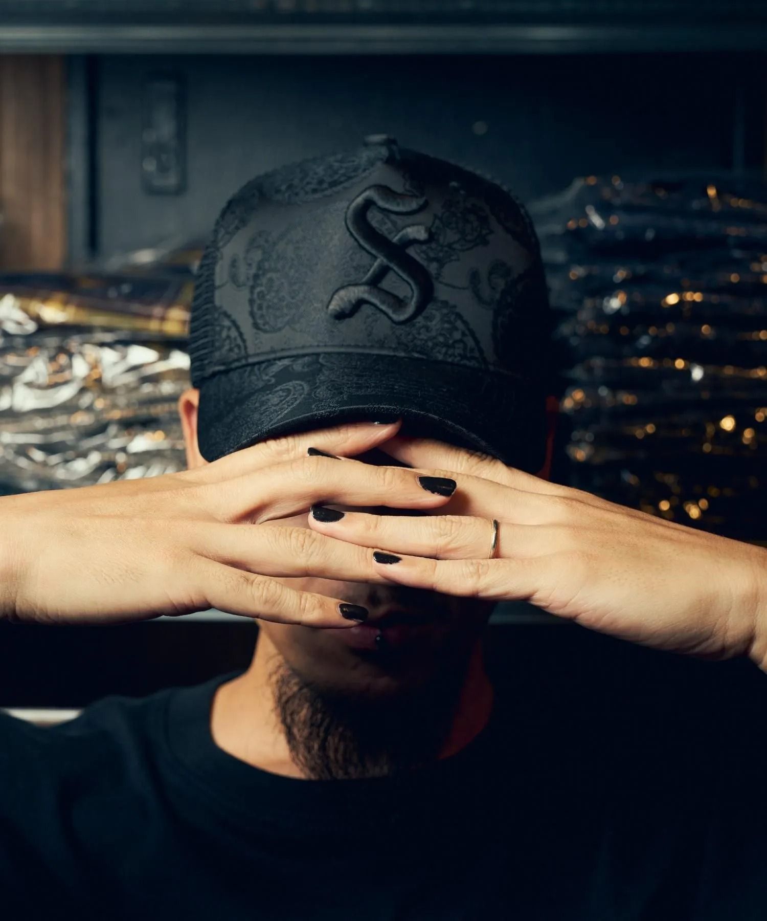 Jacquard paisley mesh cap