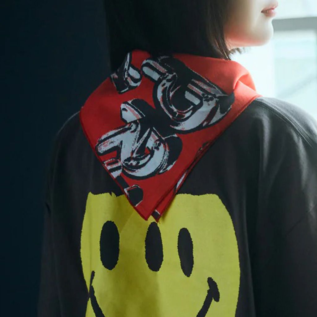 chain logo bandana