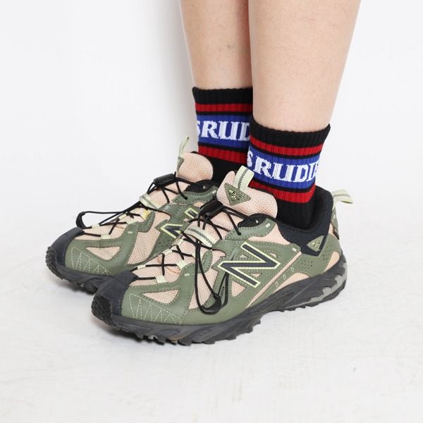 SLICK-SOCKS