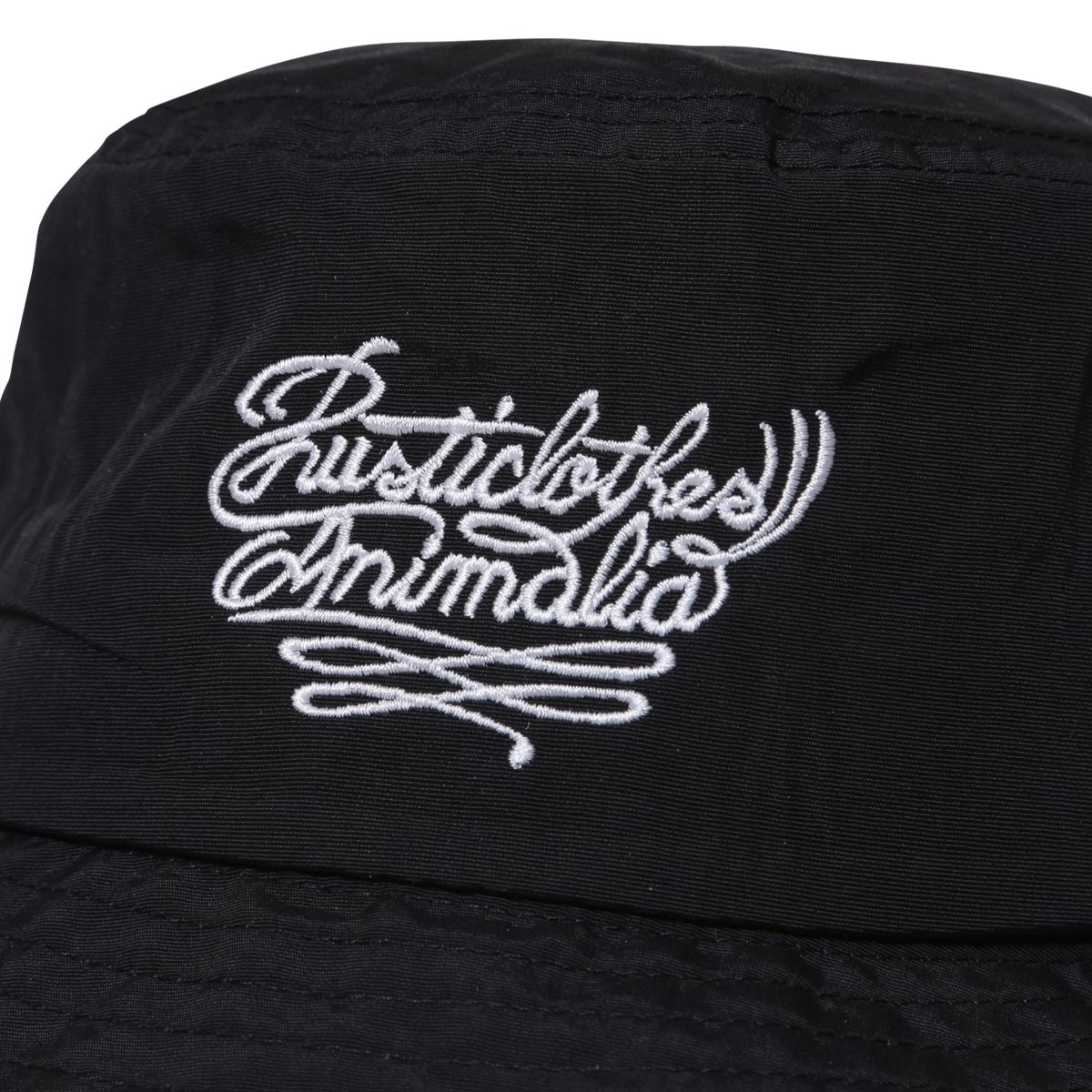 BUCKET HAT+BADGES