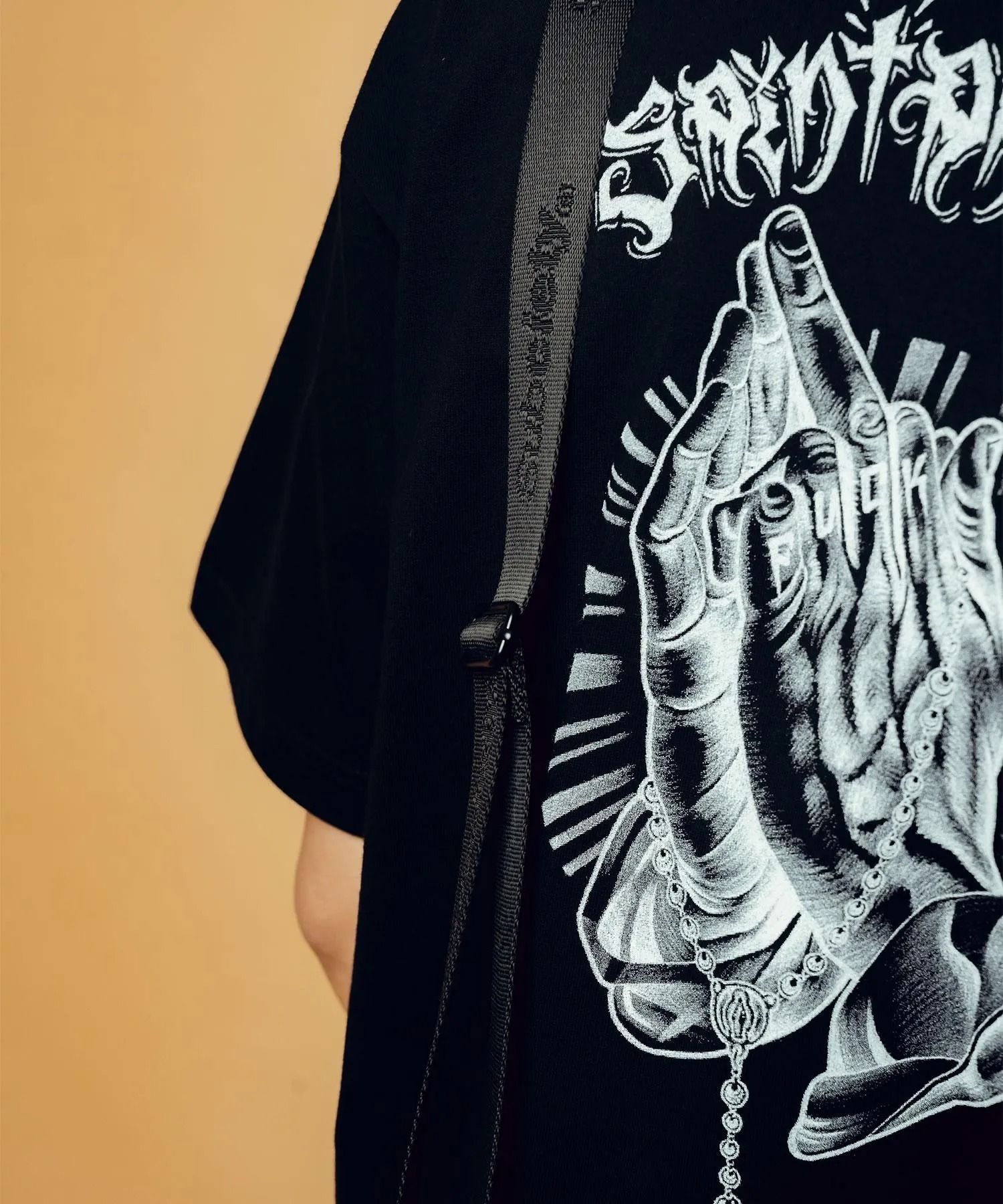 Fuckin' praying hands tee