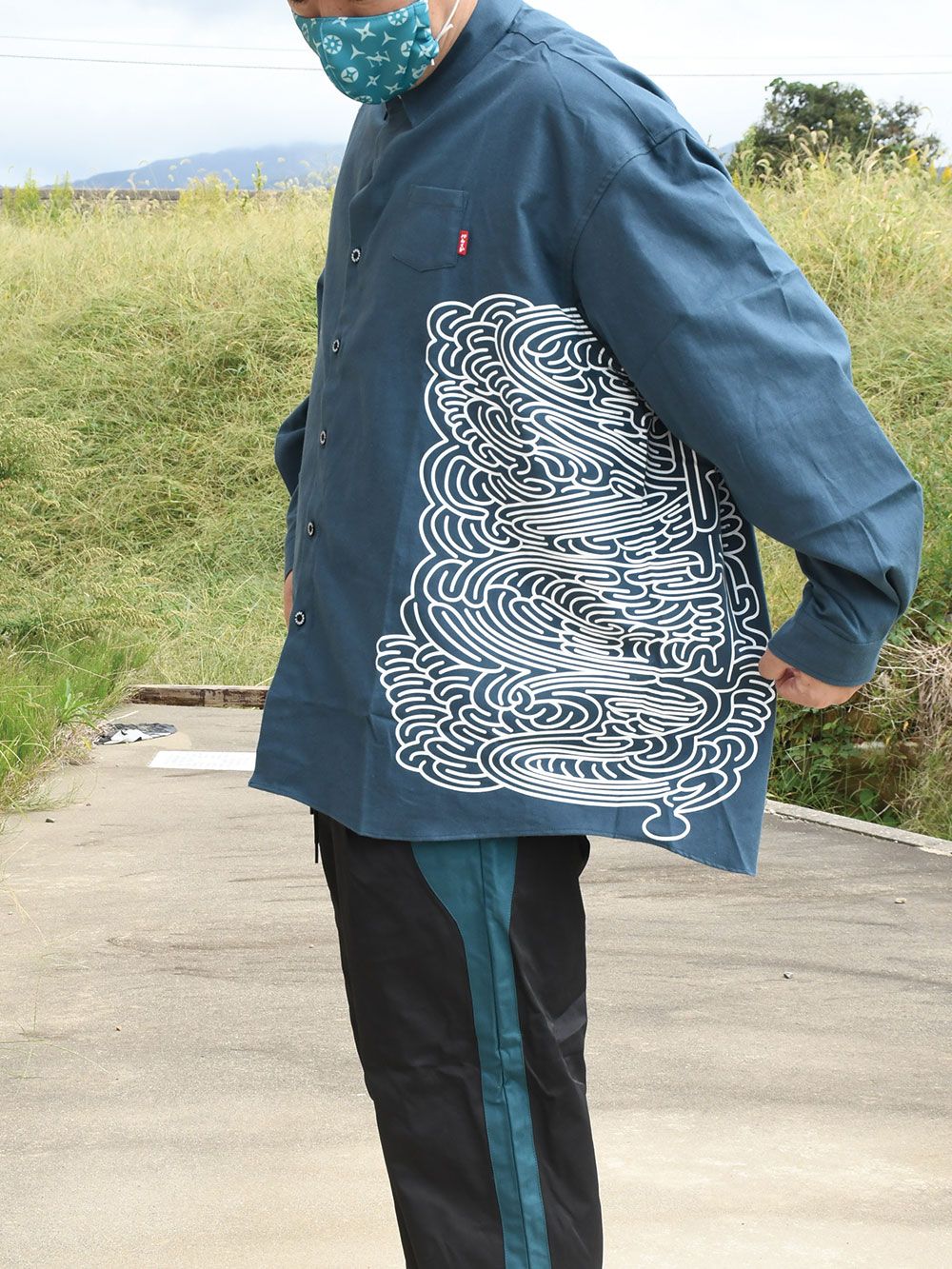 迷いシャツ