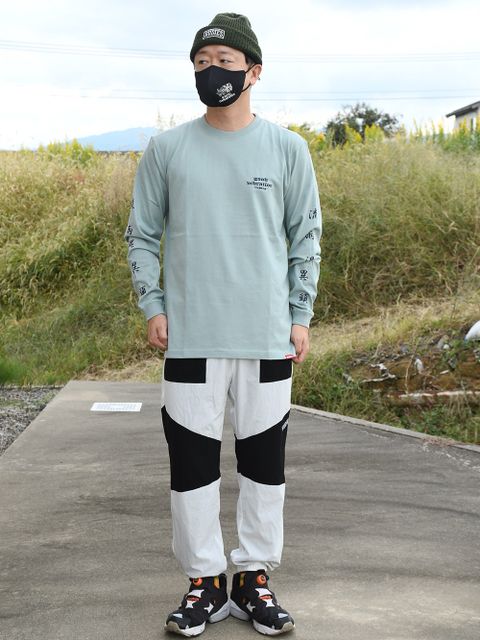 両スリーブの漢字ロゴがカッコいい！