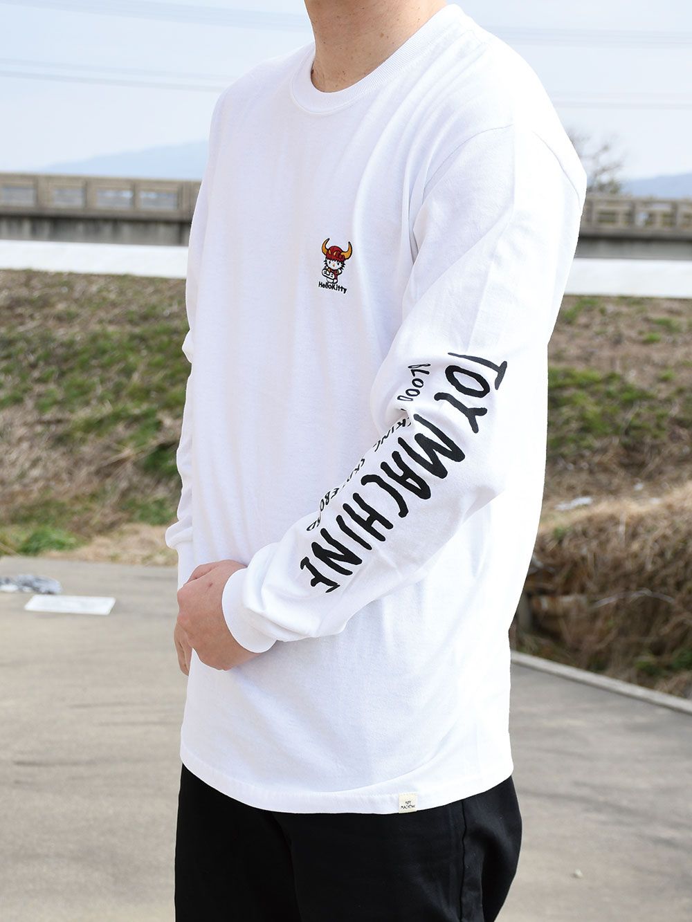 TOYMONSTER KITTY EMBROIDERY LONG SLEEVE-TEE