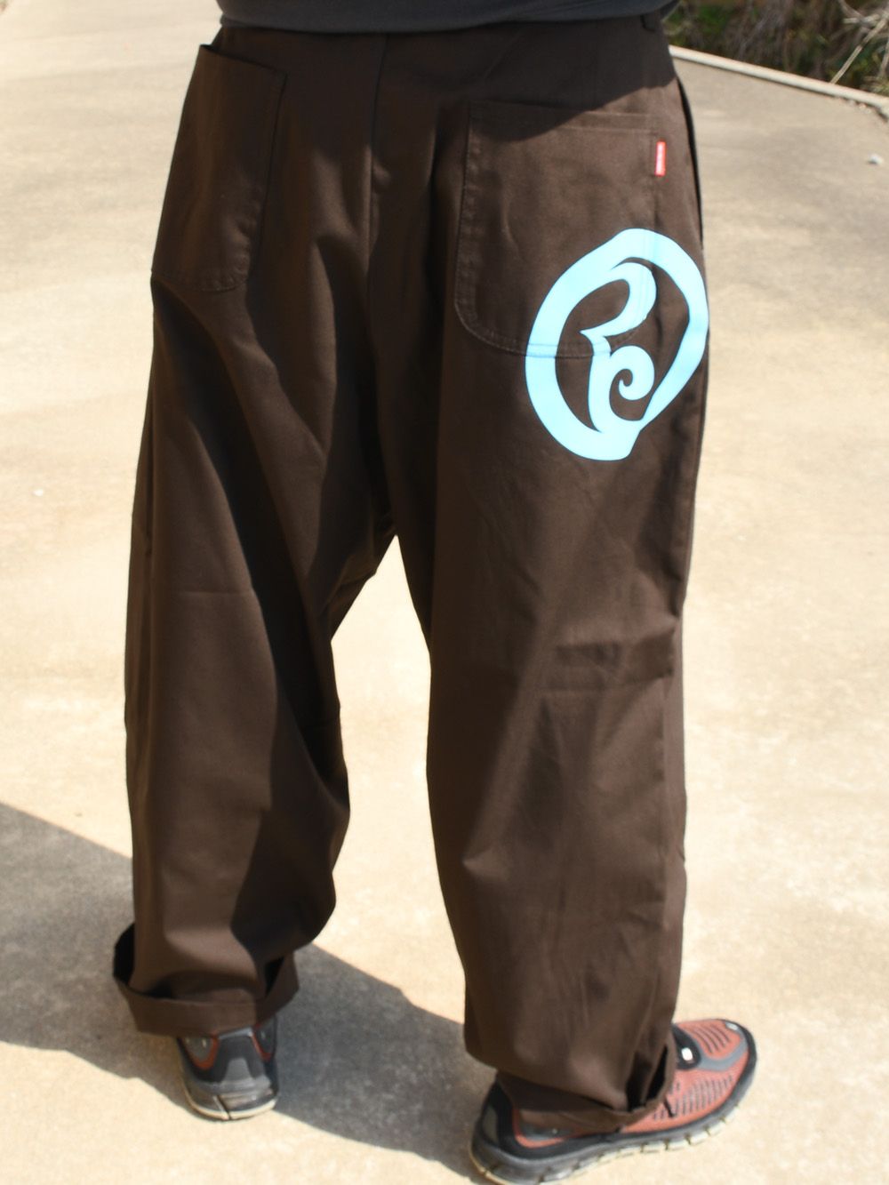 CONSPICUOUS TUCK-PANTS