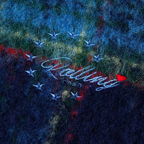 FLUFFY-CREWNECK