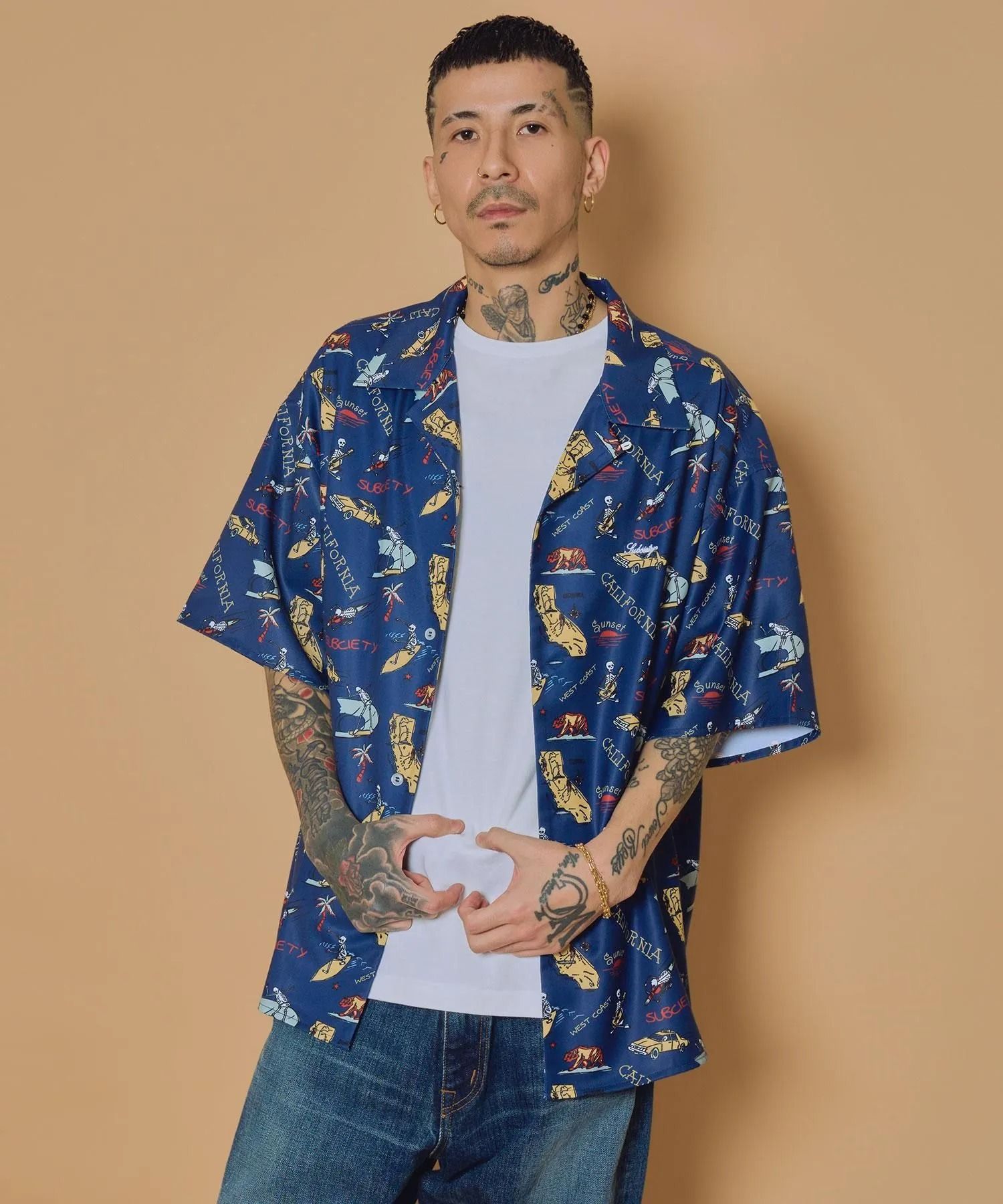 Essential open collar shirt