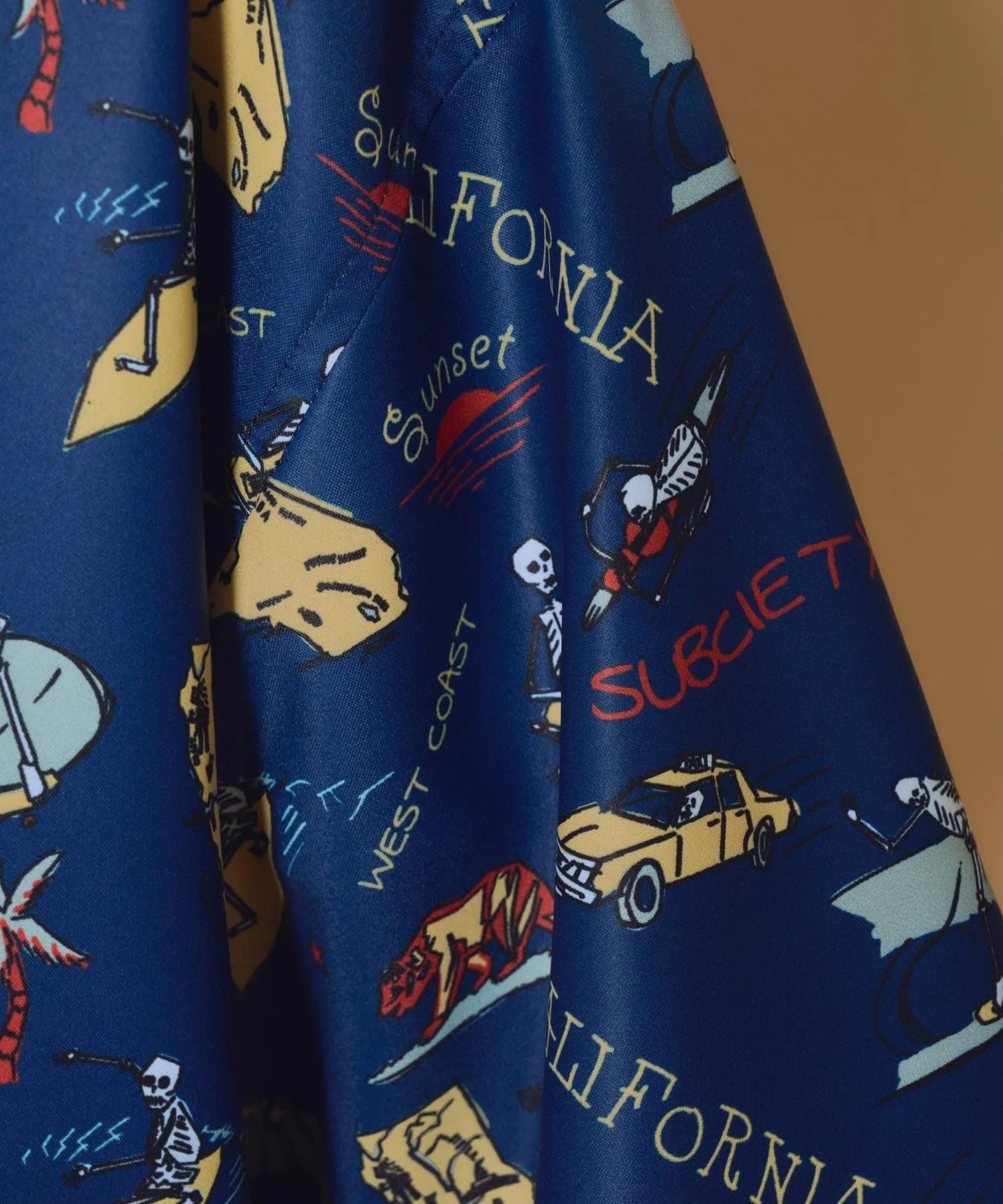 Essential open collar shirt