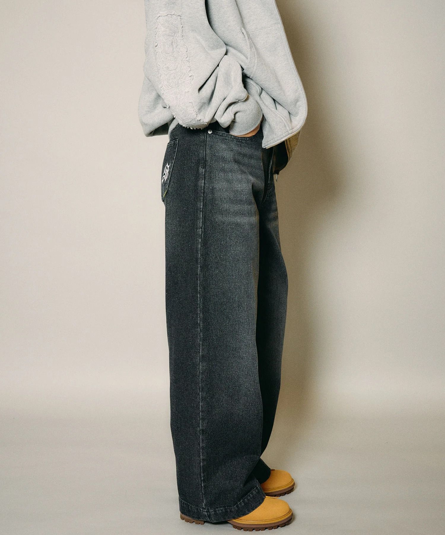 Essential denim pants