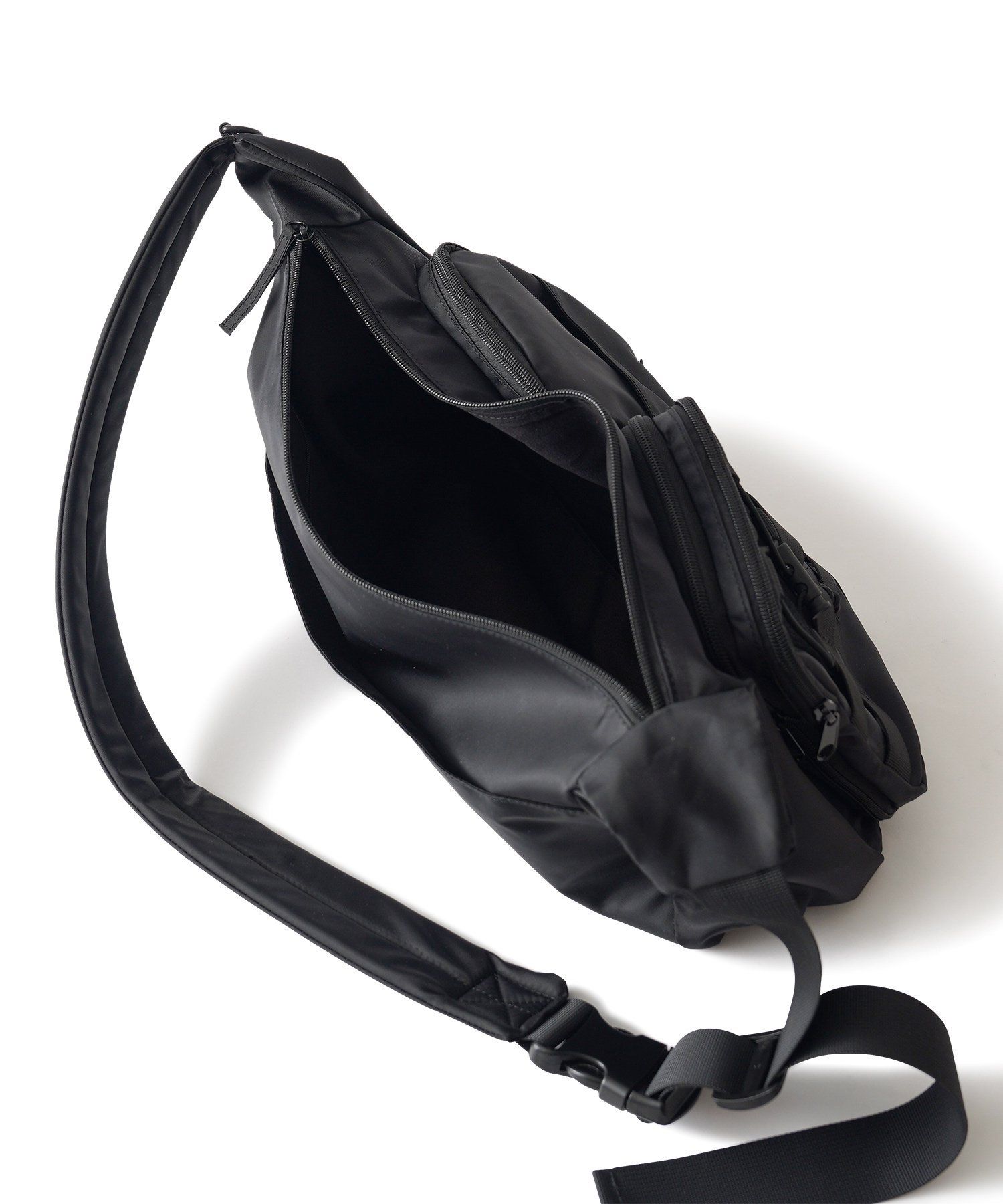 Double pocket shoulder bag
