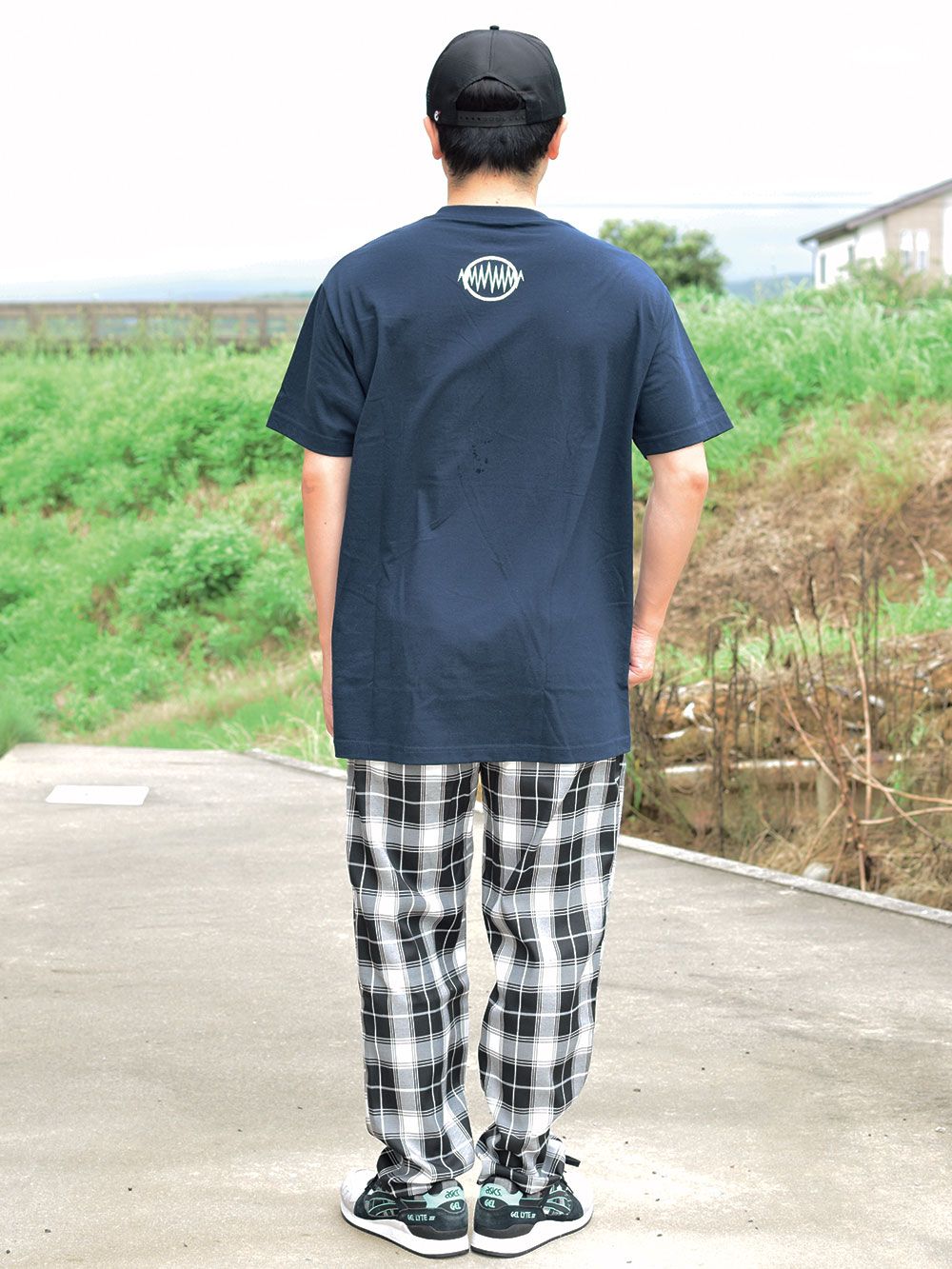 shark out of pocket tee