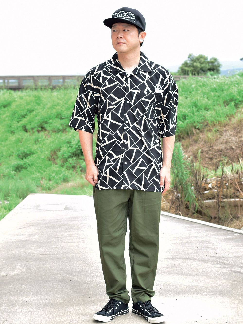 Pattern open collar shirts