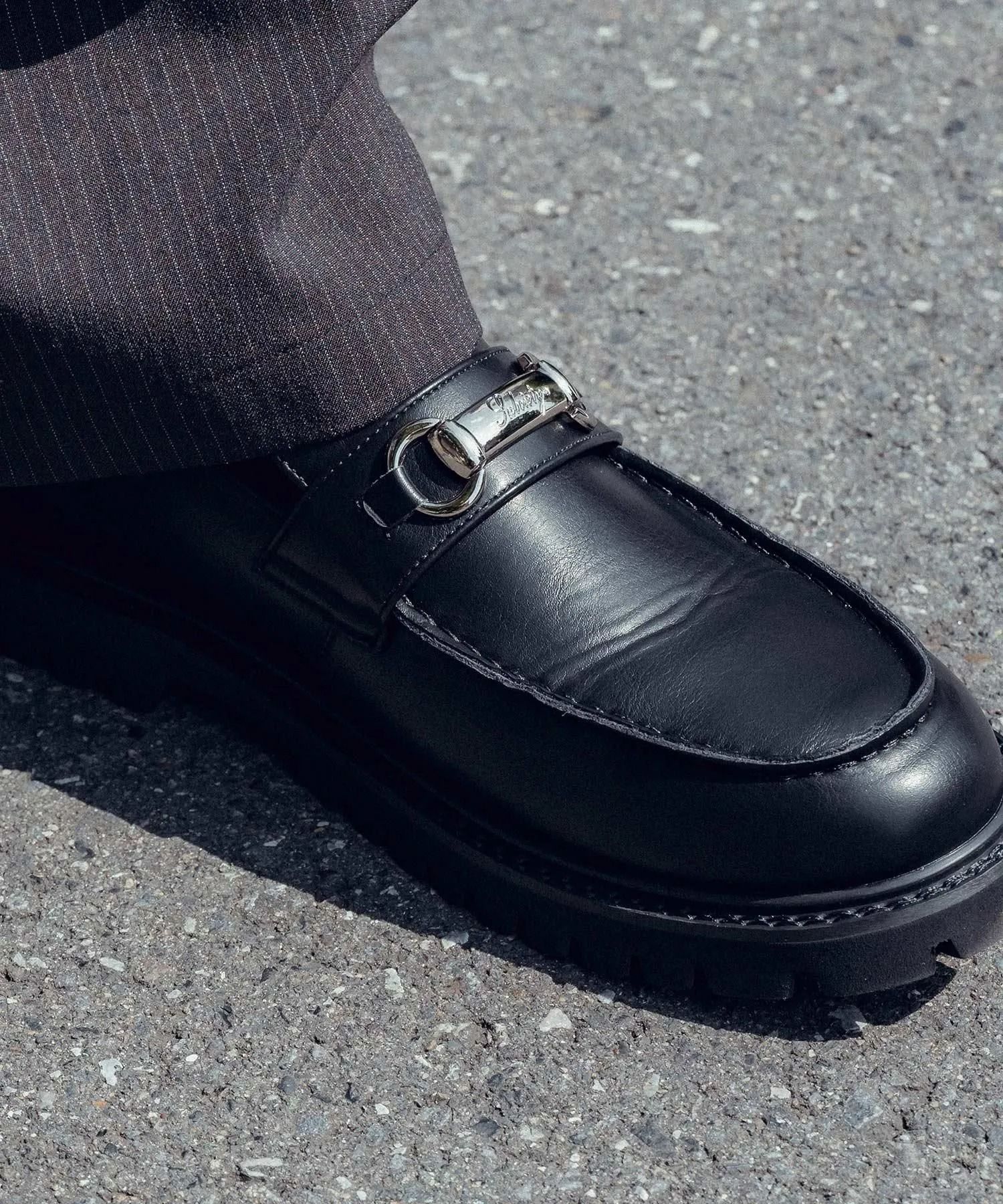 Metal plate loafers