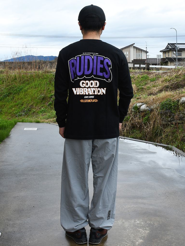 何も語らずとも背中が全部語ってくれる！