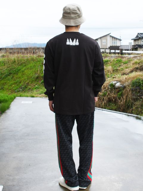 真っ白な歯が引き立つ最高なロンT🦷