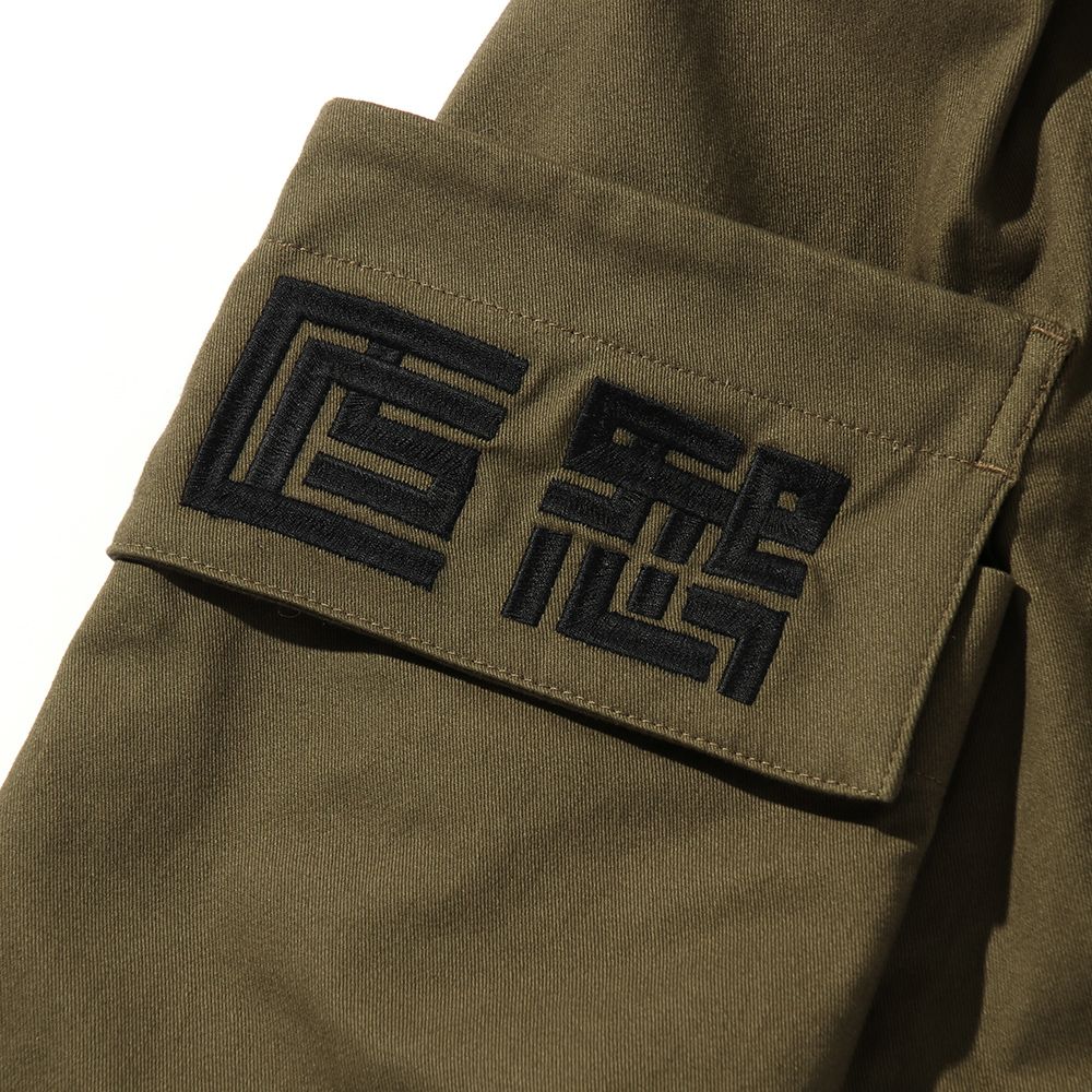 四角ロゴカーゴショーツ