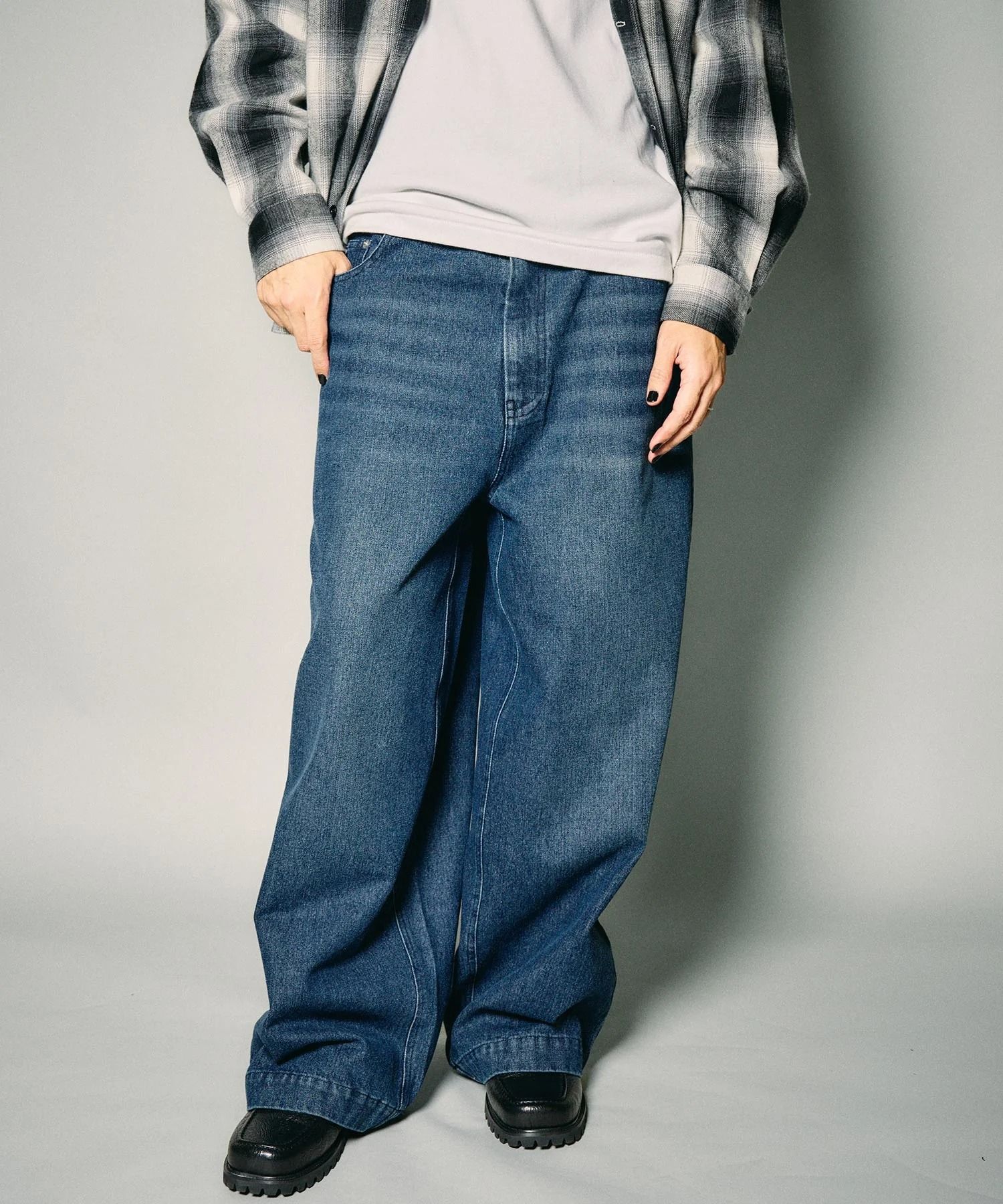 Essential denim pants