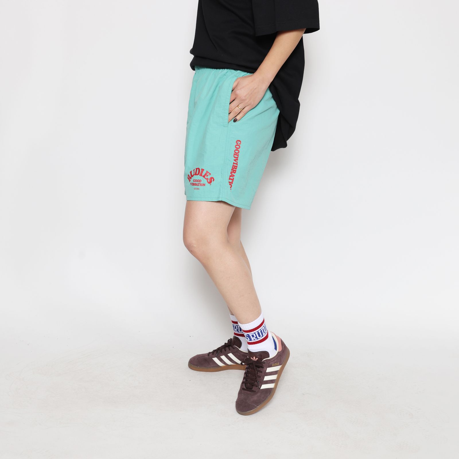 CURVY NYLON-SHORTS