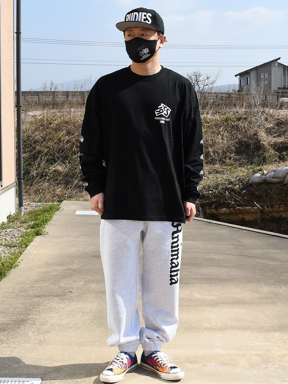 PASTE BIGSILHOUETTE LS-TEE