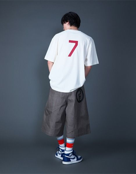 R UNIVERSITY-TEE
