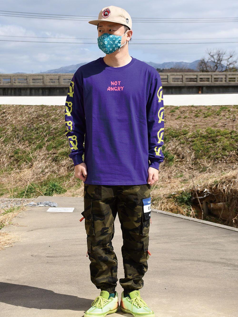 怒ってないロンTEE