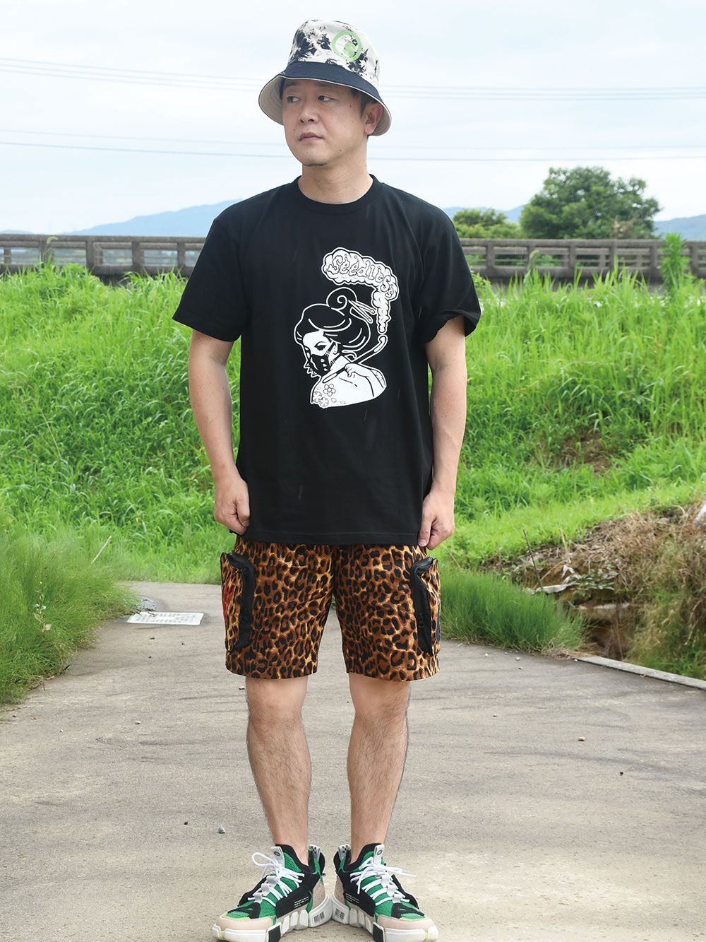 PUNK GEISHA SMOKE OUT s/s tee
