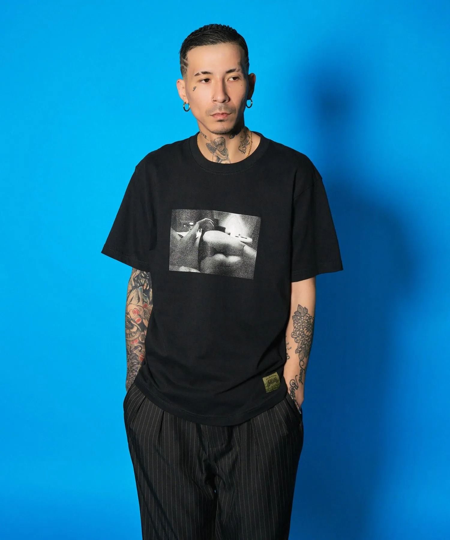 intimate room tee