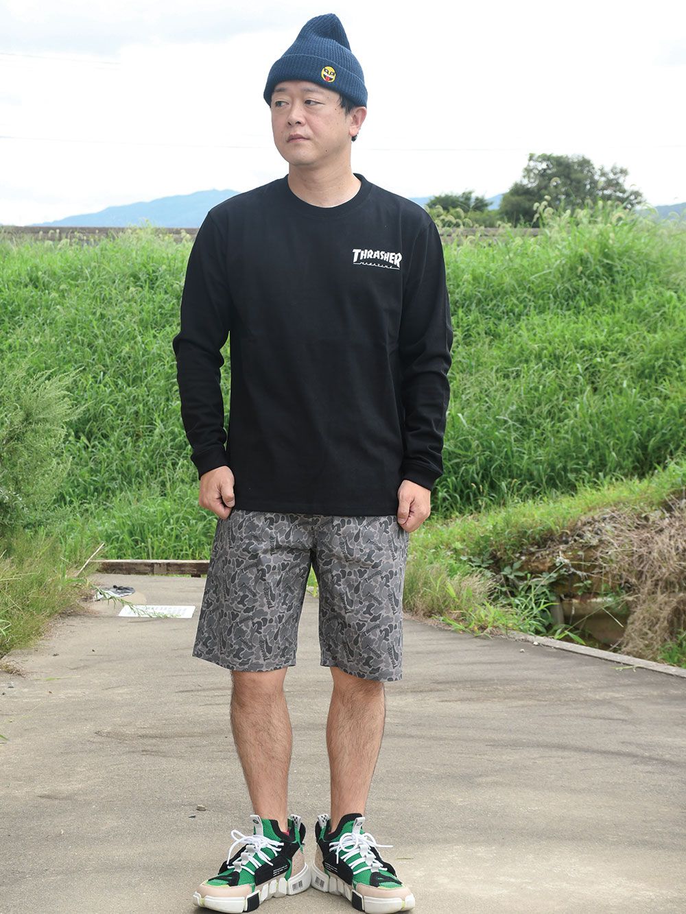 KEEP BARGING L/S-T